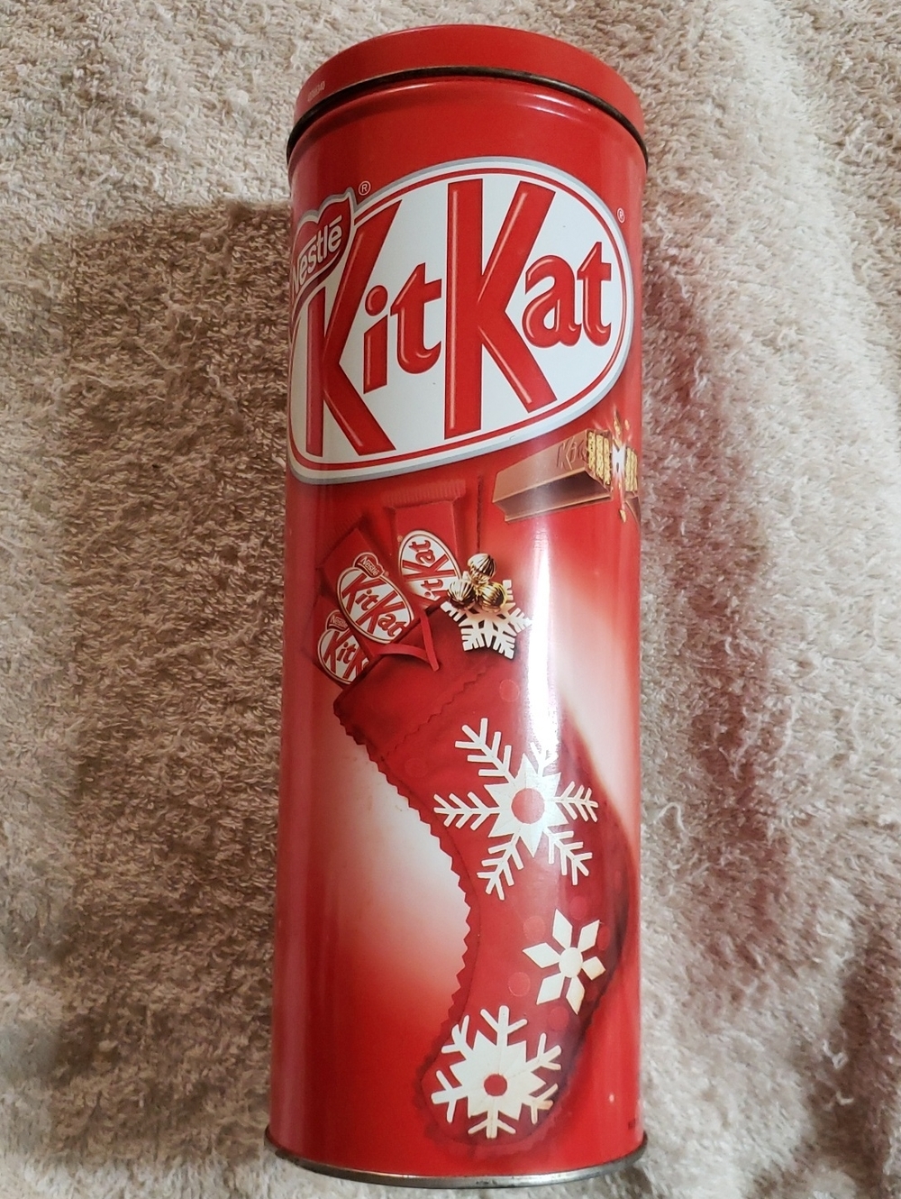 2013 Nestlé KitKat Red Holiday Coin Bank Tin - KitKat Logo